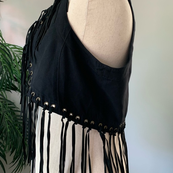Black cowgirl style vest with fringe - Picture 3 of 7
